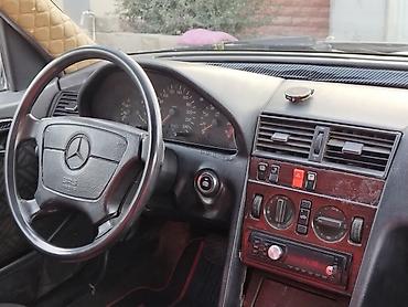 Mercedes-Benz: Mercedes-Benz C-Class: 1.8 l | 1994 il Sedan — 4