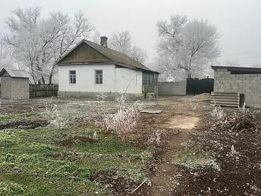 Продажа коттеджей и домов: 📌В селе Петровкане далеко от трассы продаётся дом из 4х комнат — 2