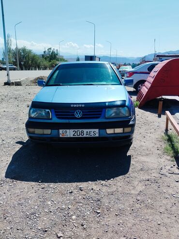 будка машина: Volkswagen Vento: 1993 г., 1.8 л, Механика, Бензин, Седан