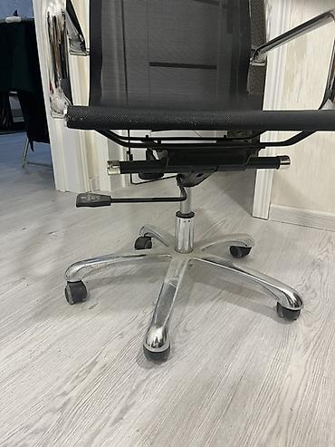 Ofis və oyun kresloları: Ofis kreslosu – yüksək bel, mesh (tora-bənzər) nəfəsalan oturacaq və — 4