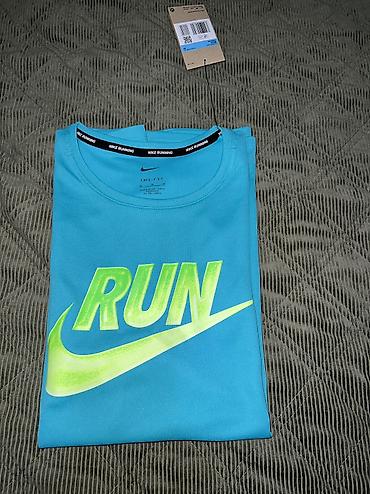vikend torba: NIKE Run Energy Miler SS Tee for Men vel. M NOVO
HJ — 9