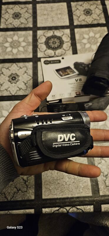 Salam Sony V8 digital video kamerasi video ve sekilde cekir