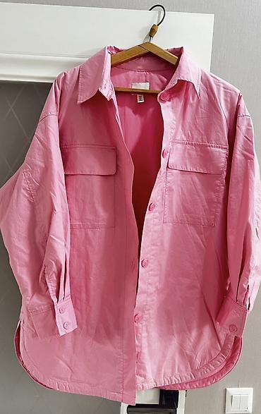 шапка h m: Осенняя куртка-рубашка H&M розовая - Модель в стиле overshirt — 2