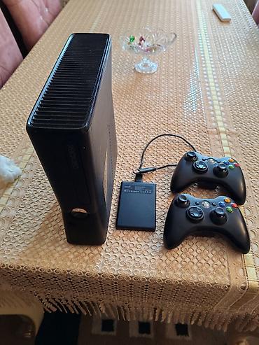 хбокс 360: Xbox 360 Slim oyun konsolu dəsti Tam dəst: - Xbox 360 Slim konsolu — 2