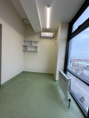 Медицинские и массажные кабинеты: Сдаю Кабинет Для гинеколога, Для косметолога, Для массажиста, В административном здании, 24 м², Долгосрочно, С системой безопасности, С юридическим адресом — 18