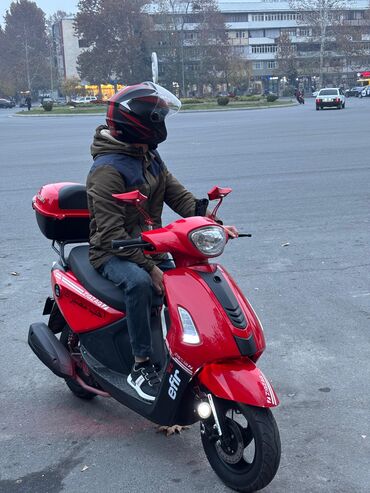 Mopedlər,skuterlər: 3704 km — 15