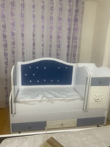 Oğlan və qız üçün, Beşik, Dəst ilə, Matras ilə, Yellənmə mexanizmsiz