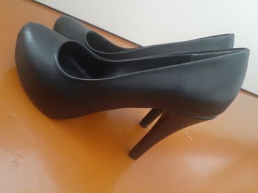 женские туфли на квадратном каблуке: Туфли, Размер: 38, цвет - Черный, Б/у