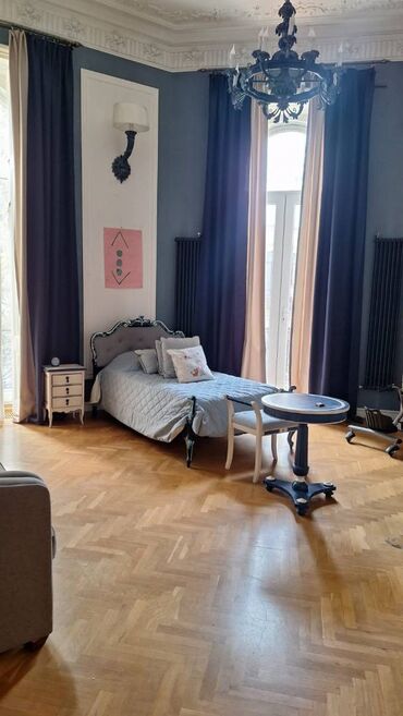 Köhnə tikili: Bakı, 6 otaqlı, Köhnə tikili, m. Sahil, 350 kv. m — 6