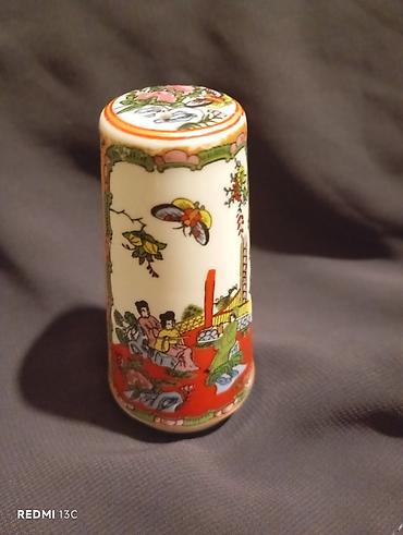 Çini duz səpən (duz qabı) - Material: porselen/çini - Forma