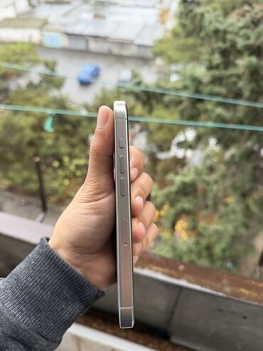 Apple iPhone: IPhone 15 Pro, 256 GB, Natural Titanium, Face ID — 9