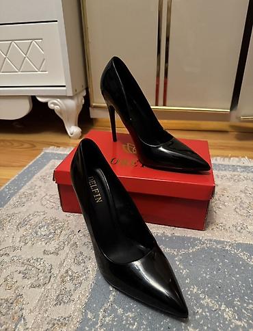 Qadın ayaqqabıları: Qara rəngli klassik stiletto tuflilər
Yenı kımı 1defe geyınılıb 38 — 1