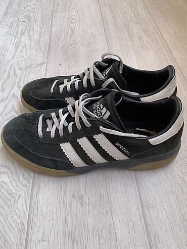 часы жогорку кенеш: Adidas Handball Spezial — классические кроссовки в черно‑белой — 1
