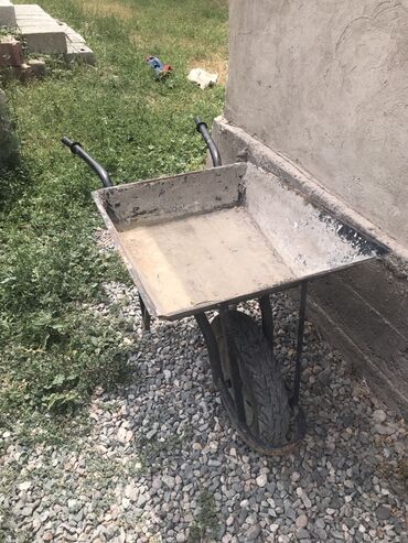 купить бочку для воды бу на колесах: Садовая тачка с одним колесом, предназначенная для перевозки различных