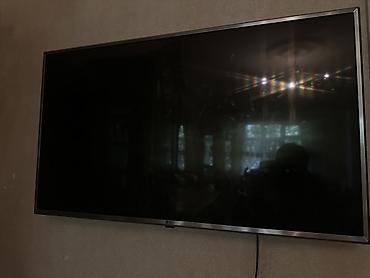 LG LED televizor - Ekran ölçüsü: təxminən 43–50 düym arası (divara