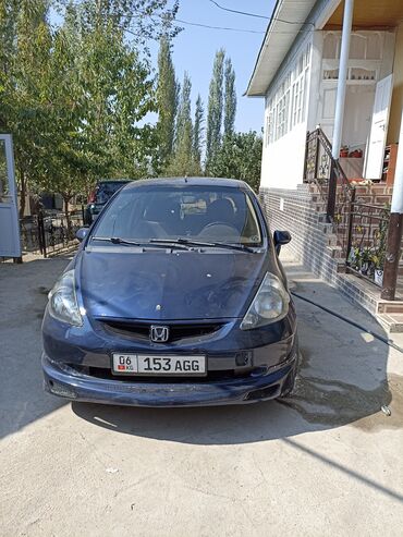 срочно продам авто в связи с переездом: Honda Jazz: 2002 г., 1.3 л, Механика, Бензин, Хетчбек