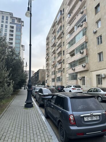 vasitəçisiz ucuz ev almaq: Bakı, Yasamal, 2 otaqlı, Köhnə tikili, m. Elmlər Akademiyası, 43 kv. m