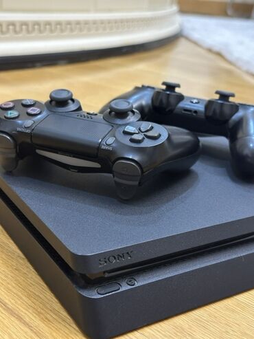 ps2 disk: Ps4 slim Az islenilib yaxsi vezyetedi Donmasi yoxdu 500gb ssd disk 2