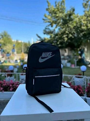 Sportske torbe i rančevi: Ranac
3300 din 
30x43
💋 — 6