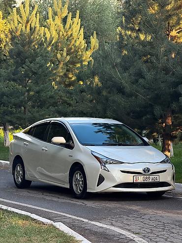 Toyota: Toyota Prius: 2016 г., 1.8 л, Робот, Гибрид, Хэтчбэк — 2