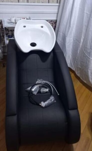 Mətbəx mebeli: Sac moykasi yenidir. Upakofkada. Satilir 250azn. Unvan kohne suraxani