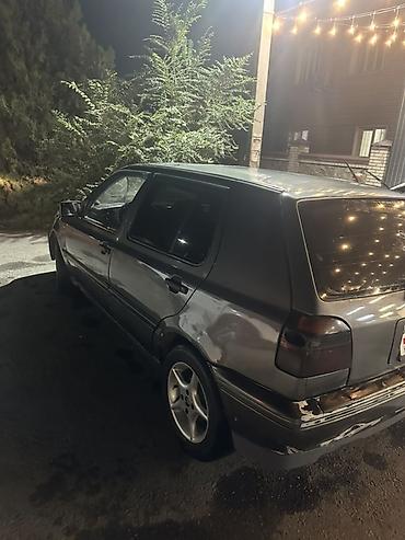 40 5: Volkswagen Golf: 1992 г., 1.8 л, Механика, Хэтчбэк — 3