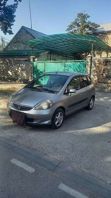 Honda Jazz: 2005 г., 1.4 л, Механика, Бензин at lalafo.kg Honda Jazz: 2005 г., 1.4 л, Механика, Бензин