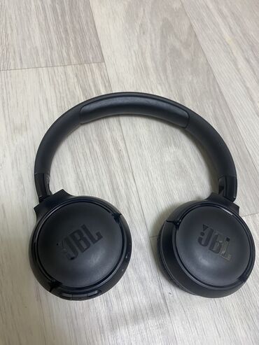 Наушники: Продаю наушники JBL оригинал 💯%
Состояние идеал)