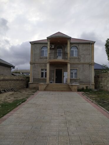 Həyət evləri və villaların satışı: Binəqədi qəs. 6 otaqlı, 200 kv. m, Yeni təmirli