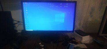 monitor az: Monitor işləkdir. Problemi ekraninda bir az ləkəli qaralma var amma