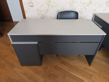 реклама офисной мебели: Ofis masa dəsti - Rəng: boz-qrafit tonlarında iki rəngli dizayn -