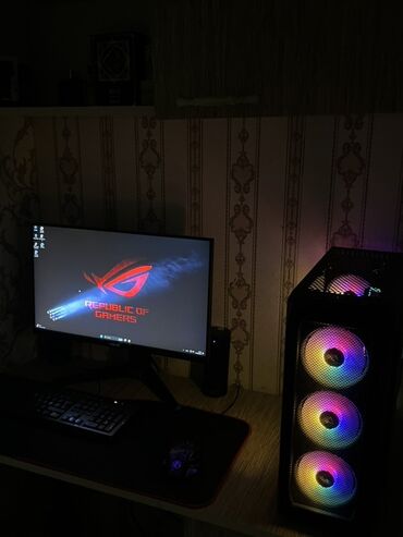Настольные ПК и рабочие станции: Kompüterin içərisində RGB işıqlandırmalı soyuducu və əlavə