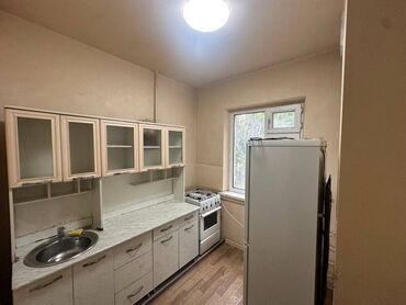 2 комнатная квартира в бишкеке купить: 2 бөлмө, 48 кв. м, 105-серия, 3 кабат, Евроремонт