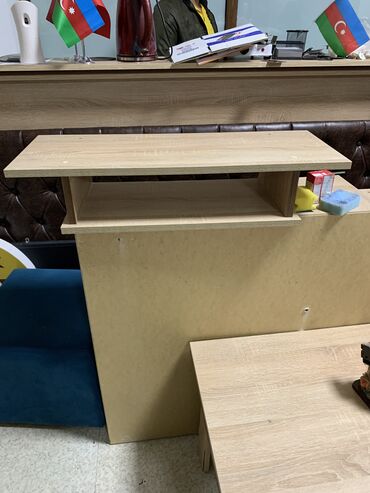 kamputer masası: Kompüter masası, İşlənmiş, Dördbucaq masa