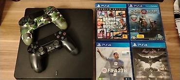 batman ps4: PlayStation 4 Slim konsol paketi Komplekt: - PS4 Slim konsolu (USB və — 2