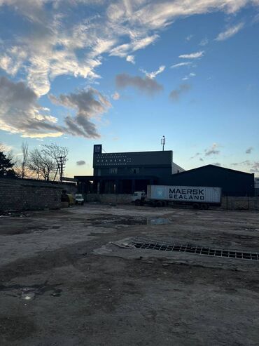 Digər kommersiya daşınmaz əmlakı: Nizami rayonu Babək prospektində,sahəsi 200 kv/m olan, obyekt — 5