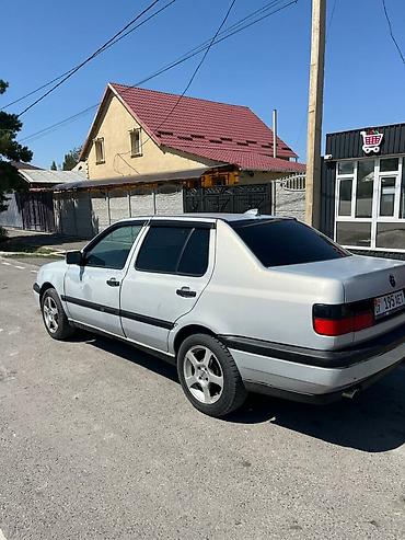 bud e9: Volkswagen Vento: 1993 г., 1.8 л, Механика, Бензин, Седан — 9