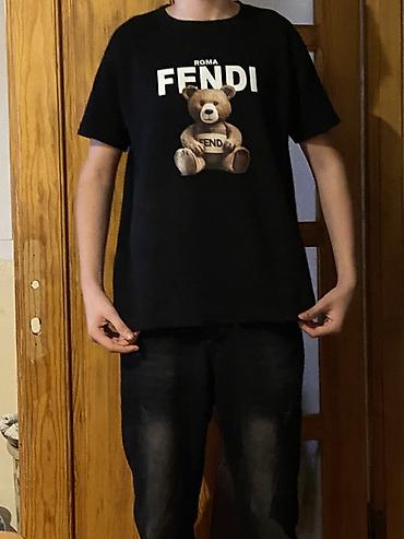 oversize şalvar: Qara qısaqol köynək – ön hissədə iri “ROMA FENDI” yazısı və mərkəzdə — 3