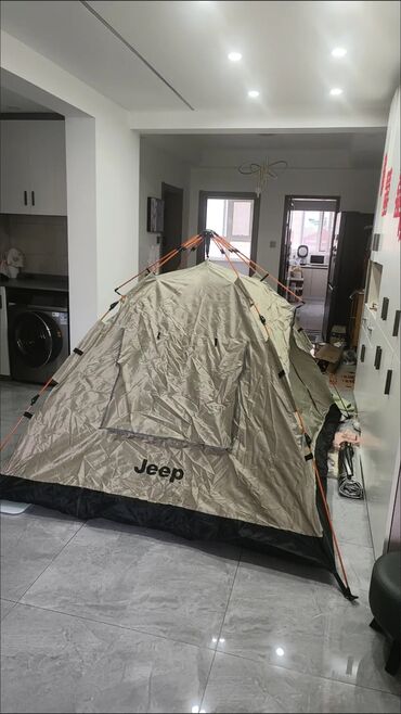 палатка зимняя: Продается фирменная палатка ~jeep~ Размер:Высота 145 в длину 210см