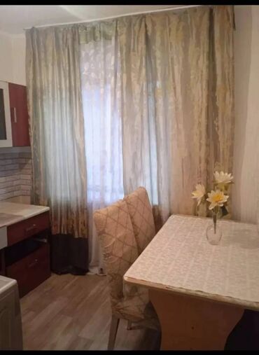 квартира в кемине: 2 бөлмө, 45 кв. м, 104-серия, 1 кабат