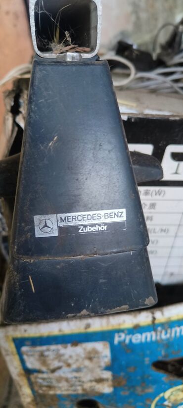 Багажники на крышу и фаркопы: Рейлинги на Mercedes Benz w124 оригинал 2шт