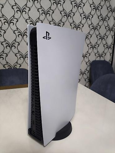 PS5 (Sony PlayStation 5): İlk sahibiyəm. Tələbəyəm. Komputer almaq üçün satıram. İlk çıxanda — 7