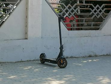 ninebot e2 pro: İşlənmiş Elektrik samokat 10", 351 - 500 Vt, 16 - 25 km/s, Ünvandan götürmə — 1