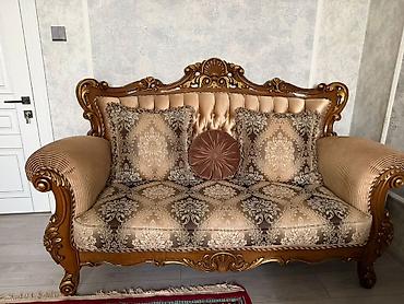 salon divan: Klassik üslubda 2 nəfərlik divan və bir ədəd kreslodan ibarət dəst — 3