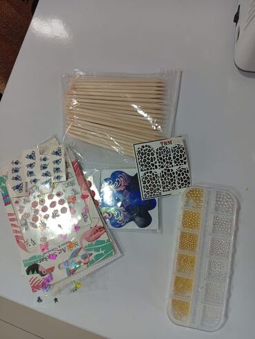 Manikür, pedikür aparatları: Manikür və pedikür üçün peşəkar avadanlıq seti Dəst tərkibi:Reyal — 11