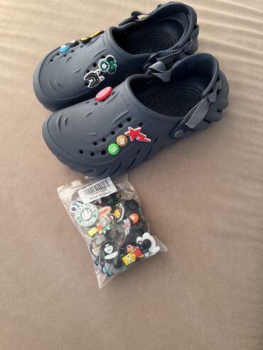 Босоножки, сандалии, шлепанцы: Продаю новый Crocs echo clog привезенный с Америки. К сожалению ☹️