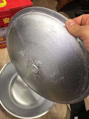 Казаны: Алюминиевые казаны и чугунные плиты для очага/мангала. Описание: - — 5