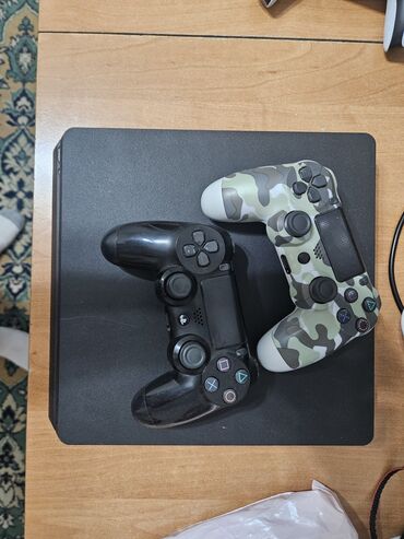 sony playstation 4 бишкек аренда: PS3 и PS4 Slim. У обеих не работает дисковод. В комплекте два