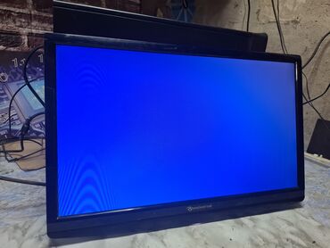 Desktop računari i radne stanice: Lenovo desktop računar u tamnosivoj boji, opremljen Intel procesorom i — 16