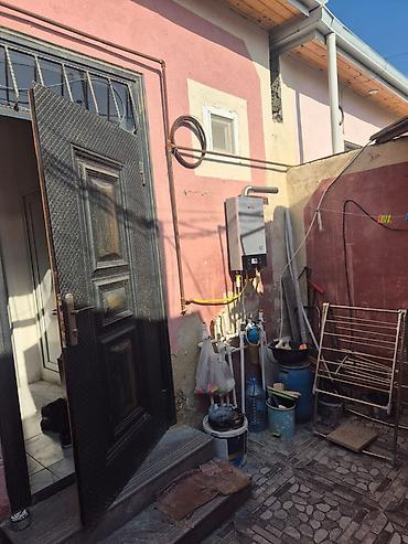 Həyət evləri və villaların satışı: 1 otaqlı həyət evi - Kiçik, səliqəli həyətə açılan dəmir darvaza və — 9